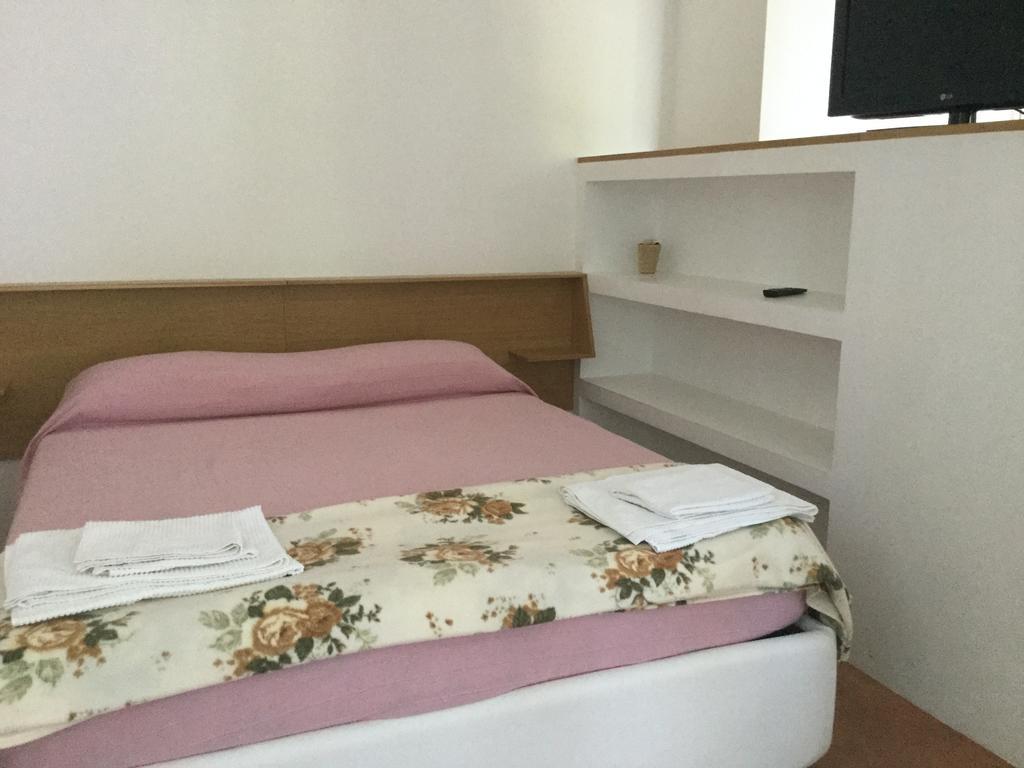 Agriturismo Ca Mignone أوربينو الغرفة الصورة